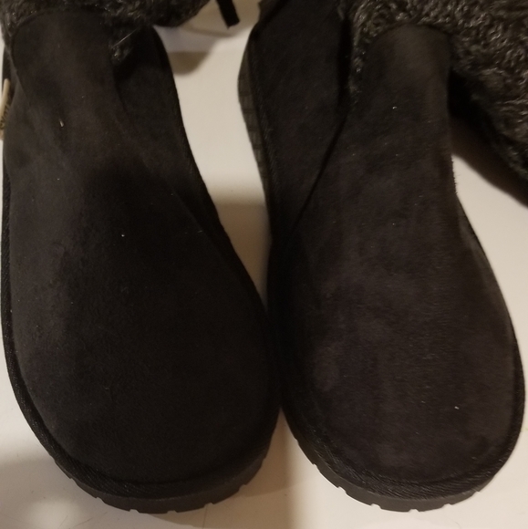 Boots - Picture 4 of 4